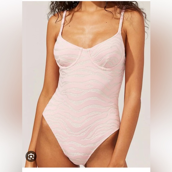 NWT THE TAYLOR- METALLIC ZEBRA JACQUARD (CLOUD PINK) - S / - Picture 3 of 3